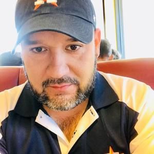 Meet your Posher, Cesar